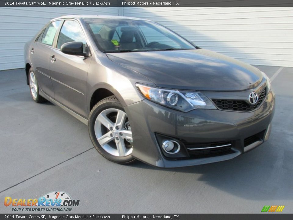 2014 Toyota Camry SE Magnetic Gray Metallic / Black/Ash Photo #1