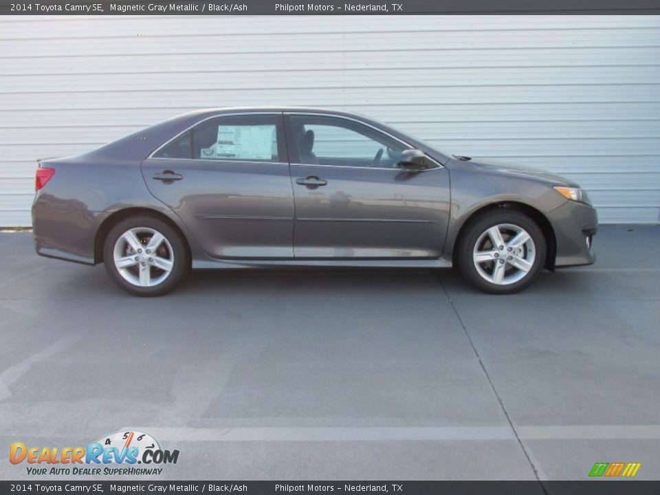 2014 Toyota Camry SE Magnetic Gray Metallic / Black/Ash Photo #3