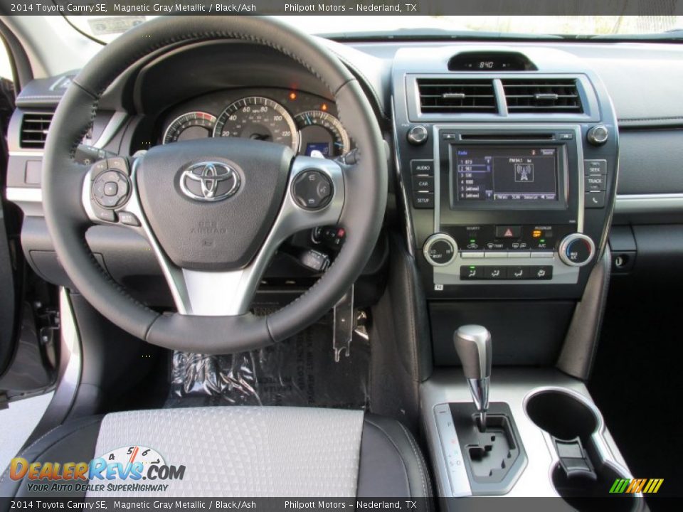 2014 Toyota Camry SE Magnetic Gray Metallic / Black/Ash Photo #25