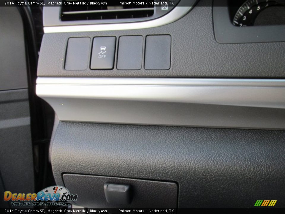 2014 Toyota Camry SE Magnetic Gray Metallic / Black/Ash Photo #32