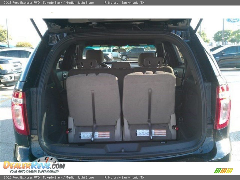 2015 Ford Explorer FWD Tuxedo Black / Medium Light Stone Photo #8