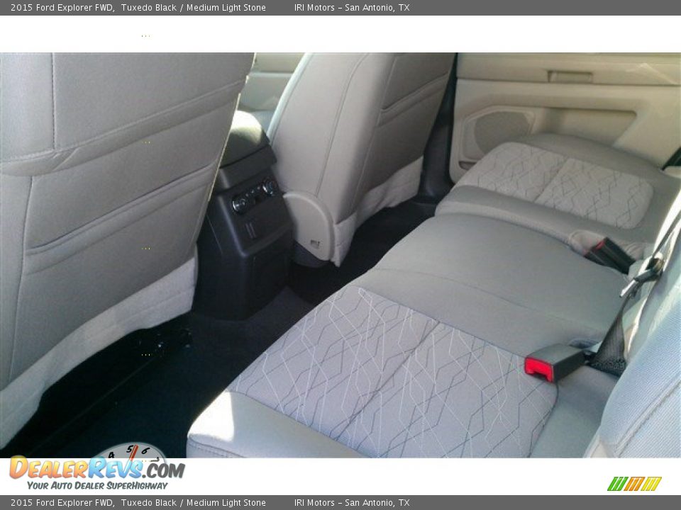 2015 Ford Explorer FWD Tuxedo Black / Medium Light Stone Photo #13