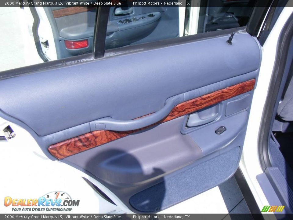 2000 Mercury Grand Marquis LS Vibrant White / Deep Slate Blue Photo #22