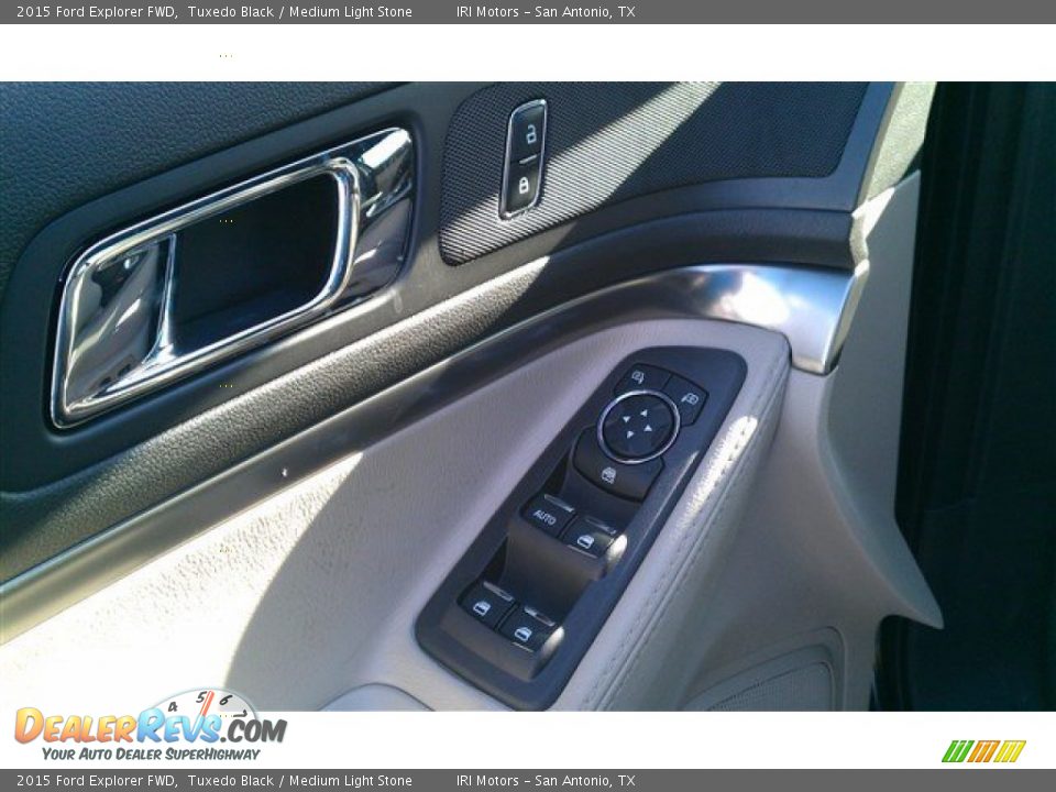 2015 Ford Explorer FWD Tuxedo Black / Medium Light Stone Photo #16