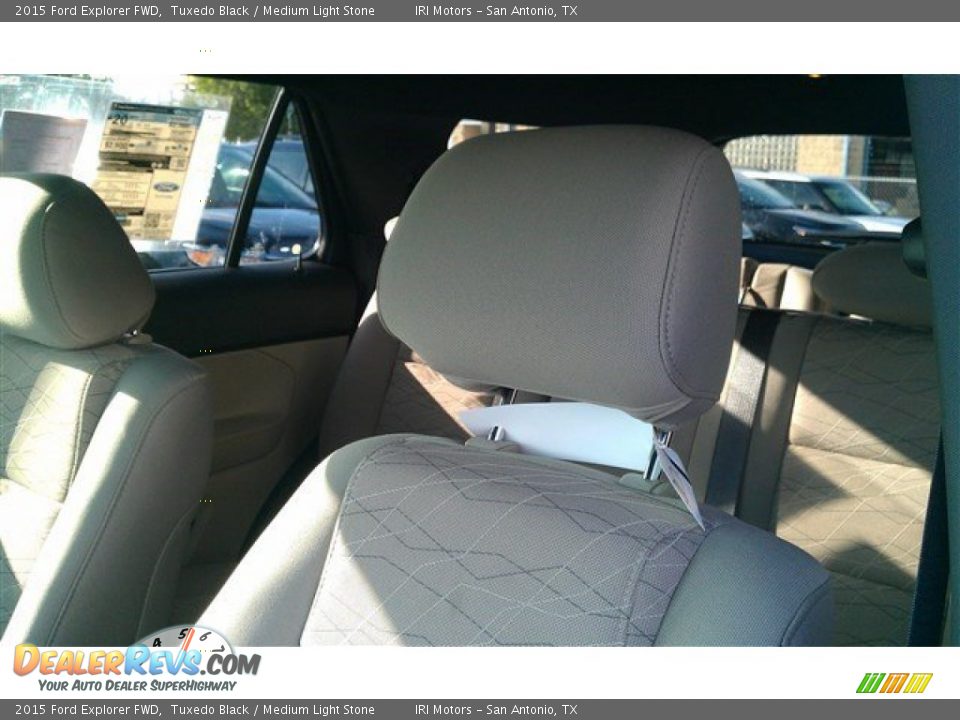 2015 Ford Explorer FWD Tuxedo Black / Medium Light Stone Photo #17