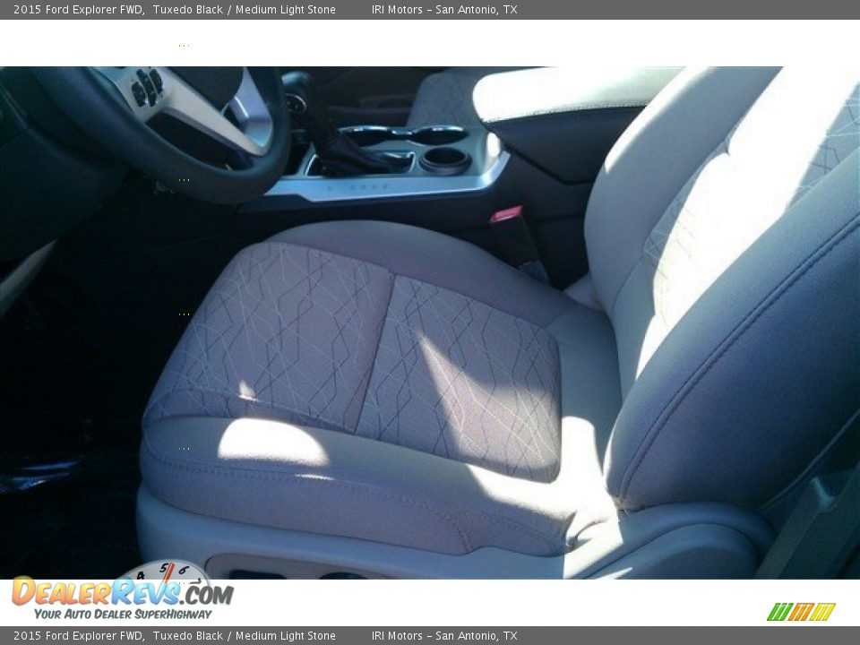 2015 Ford Explorer FWD Tuxedo Black / Medium Light Stone Photo #20