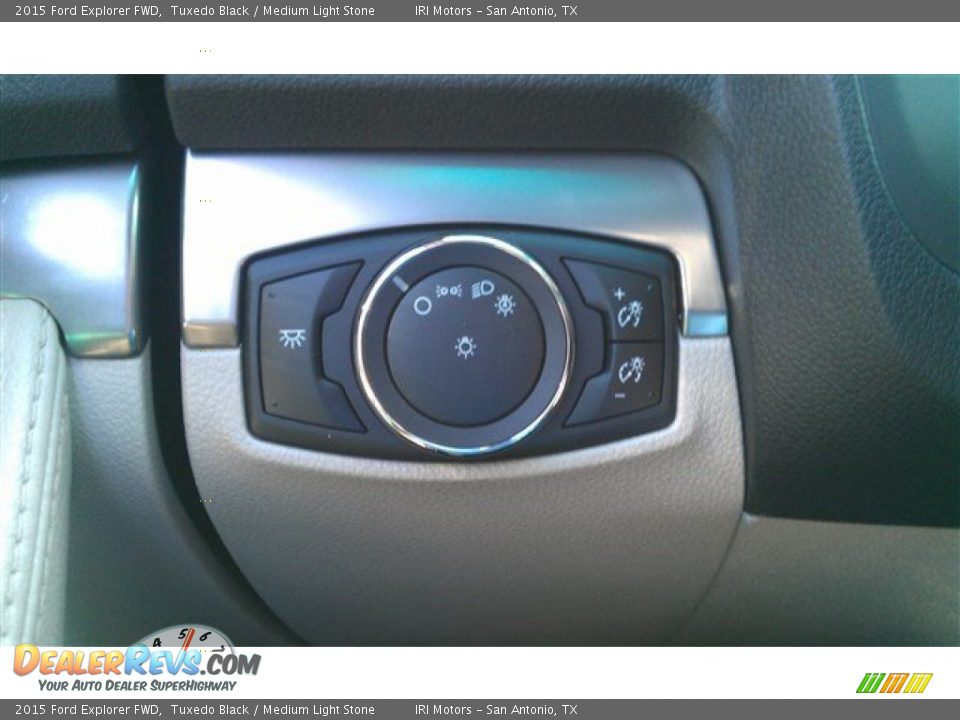 2015 Ford Explorer FWD Tuxedo Black / Medium Light Stone Photo #23