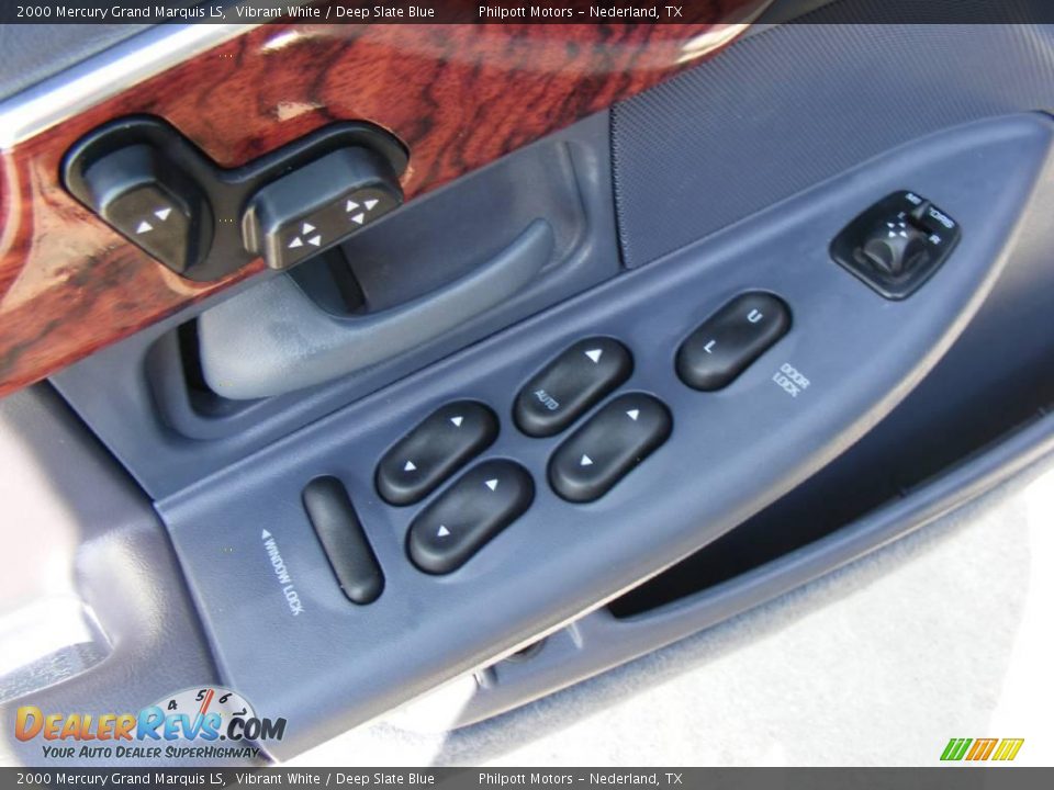 2000 Mercury Grand Marquis LS Vibrant White / Deep Slate Blue Photo #25
