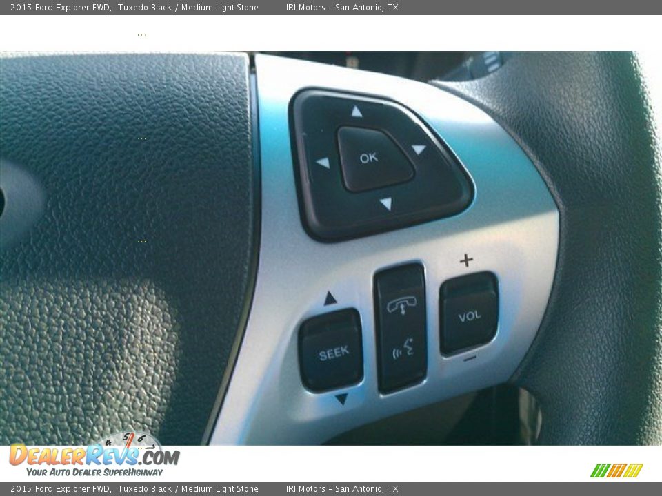 2015 Ford Explorer FWD Tuxedo Black / Medium Light Stone Photo #26