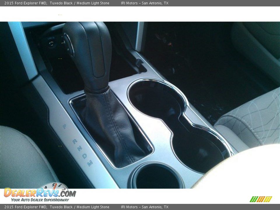 2015 Ford Explorer FWD Tuxedo Black / Medium Light Stone Photo #32
