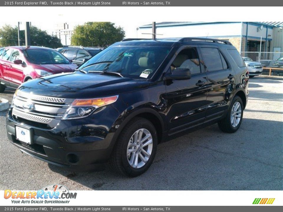 2015 Ford Explorer FWD Tuxedo Black / Medium Light Stone Photo #36