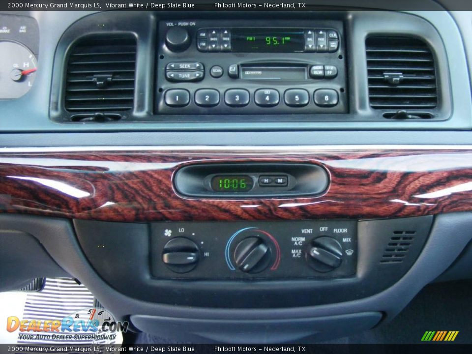 2000 Mercury Grand Marquis LS Vibrant White / Deep Slate Blue Photo #28
