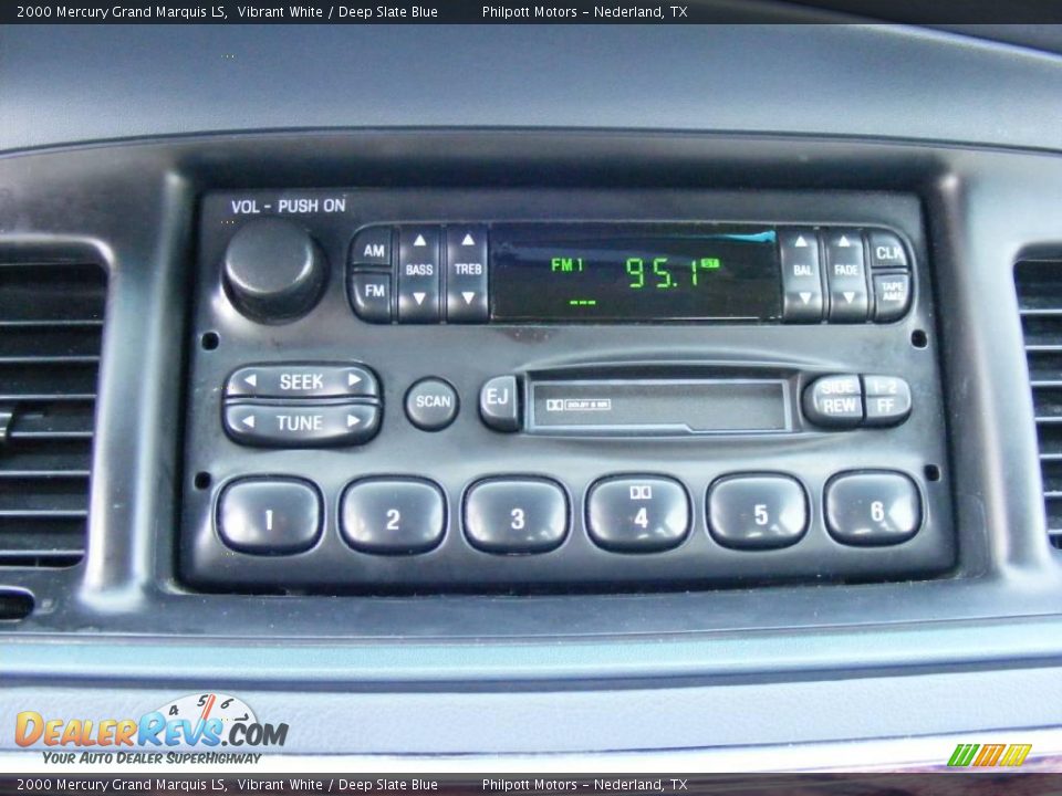 2000 Mercury Grand Marquis LS Vibrant White / Deep Slate Blue Photo #30