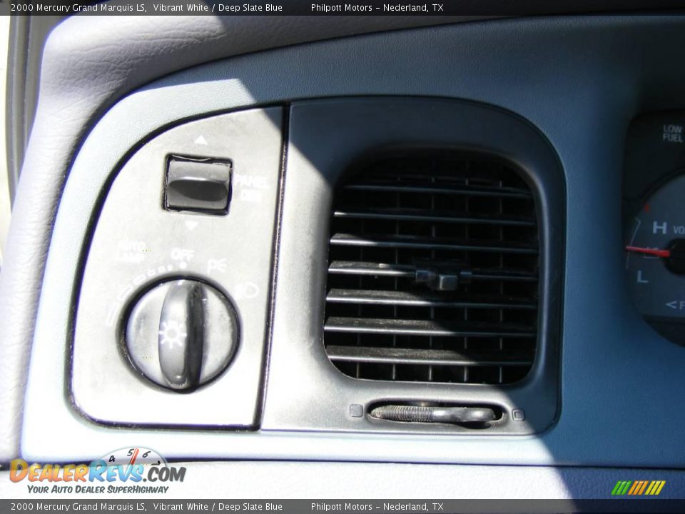 2000 Mercury Grand Marquis LS Vibrant White / Deep Slate Blue Photo #34