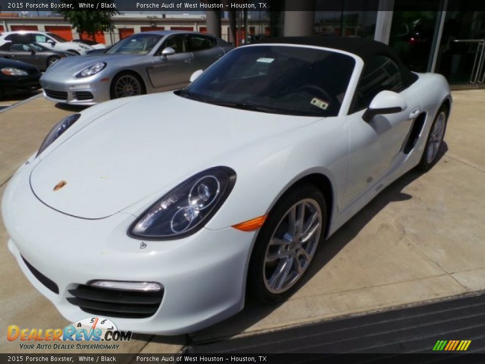 Front 3/4 View of 2015 Porsche Boxster  Photo #3