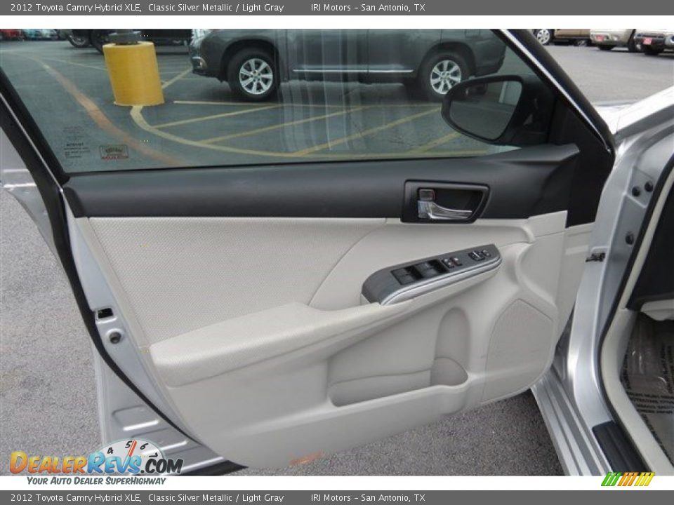 2012 Toyota Camry Hybrid XLE Classic Silver Metallic / Light Gray Photo #10