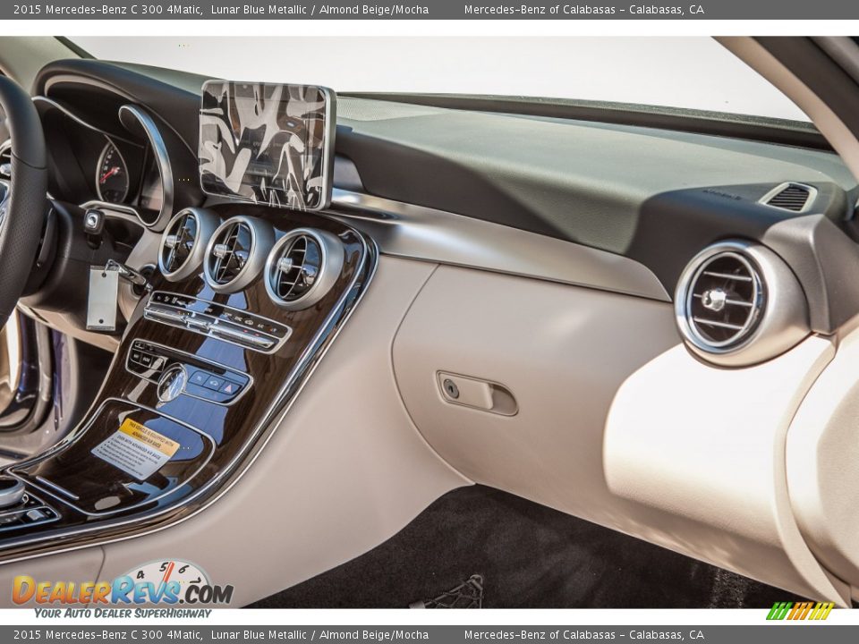 Dashboard of 2015 Mercedes-Benz C 300 4Matic Photo #8