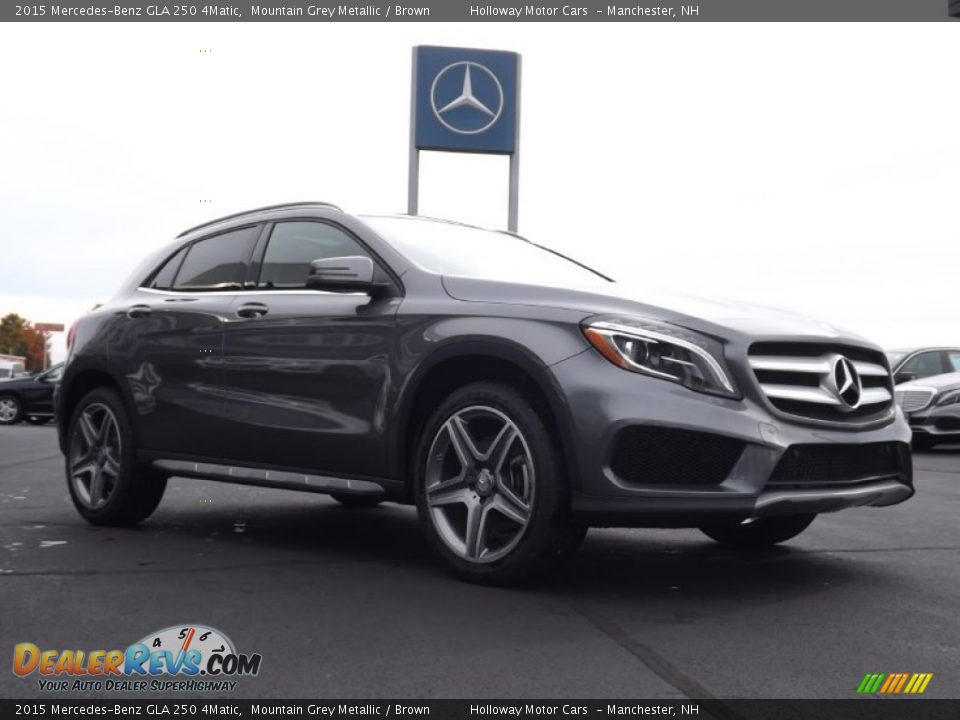 Front 3/4 View of 2015 Mercedes-Benz GLA 250 4Matic Photo #3