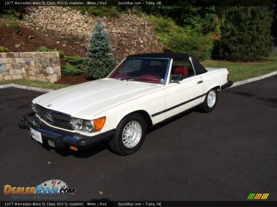 Front 3/4 View of 1977 Mercedes-Benz SL Class 450 SL roadster Photo #1