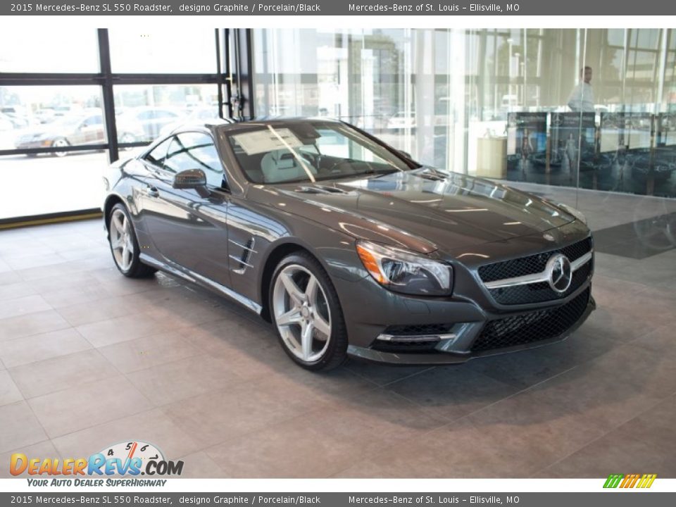Front 3/4 View of 2015 Mercedes-Benz SL 550 Roadster Photo #15