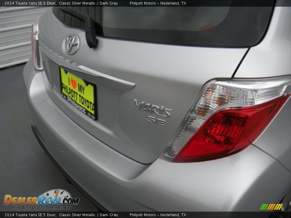 2014 Toyota Yaris SE 5 Door Classic Silver Metallic / Dark Gray Photo #12