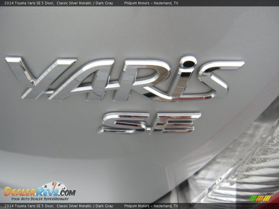 2014 Toyota Yaris SE 5 Door Classic Silver Metallic / Dark Gray Photo #13
