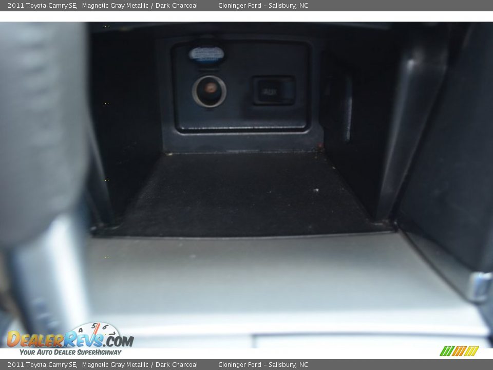 2011 Toyota Camry SE Magnetic Gray Metallic / Dark Charcoal Photo #19