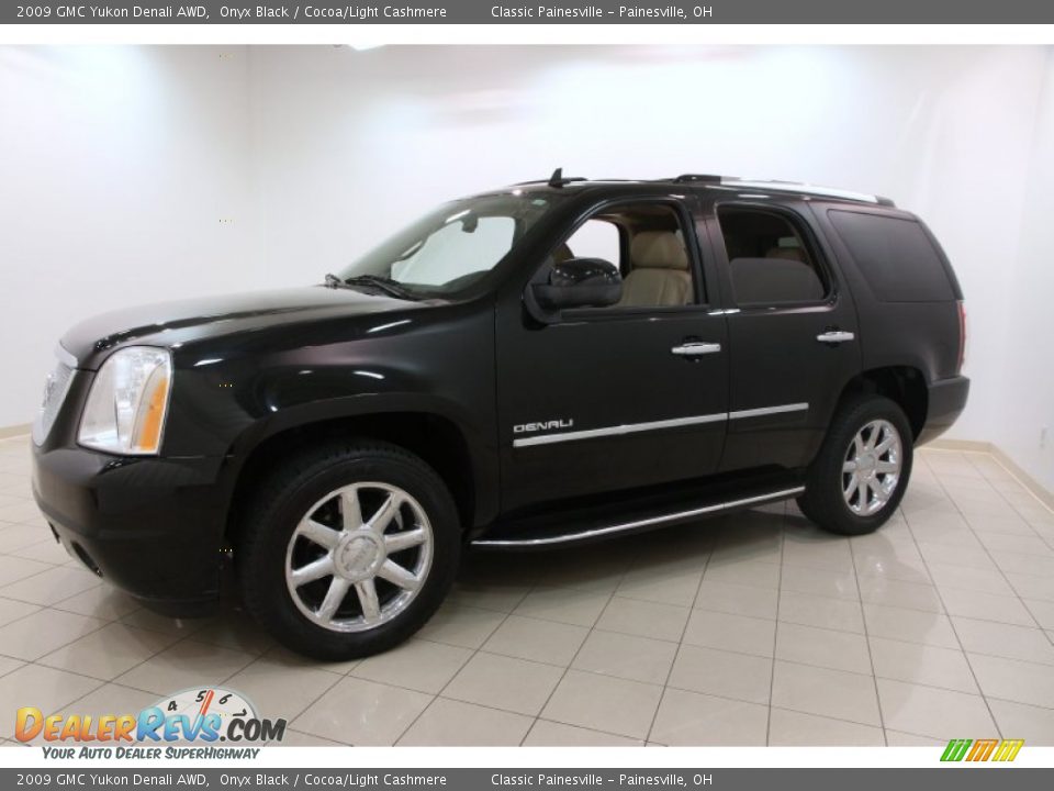 2009 GMC Yukon Denali AWD Onyx Black / Cocoa/Light Cashmere Photo #3