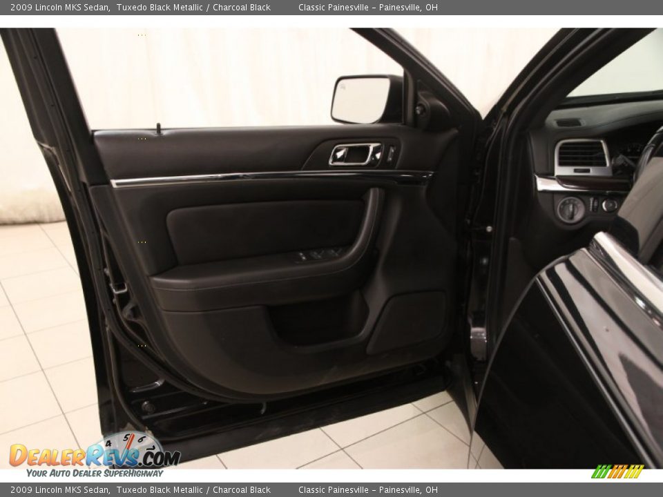 2009 Lincoln MKS Sedan Tuxedo Black Metallic / Charcoal Black Photo #4