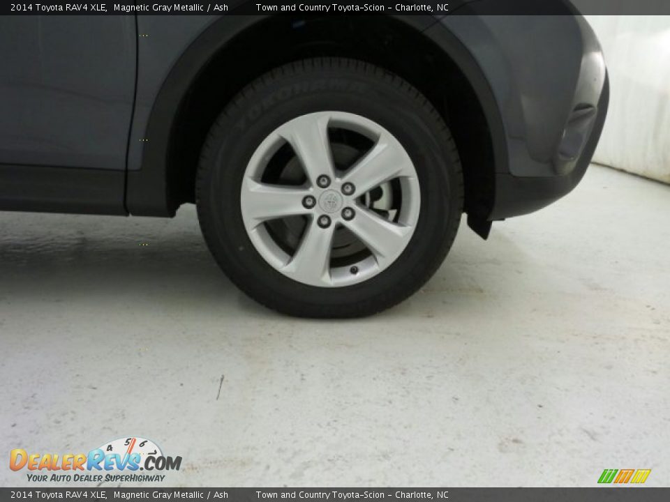 2014 Toyota RAV4 XLE Magnetic Gray Metallic / Ash Photo #26
