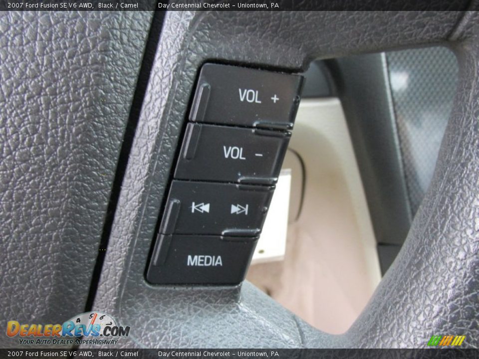 2007 Ford Fusion SE V6 AWD Black / Camel Photo #30