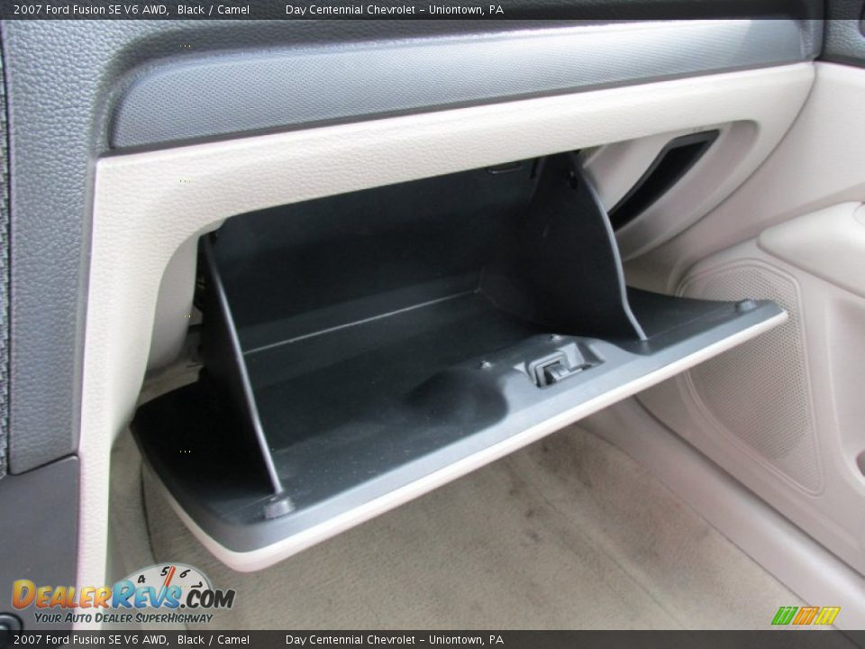 2007 Ford Fusion SE V6 AWD Black / Camel Photo #32