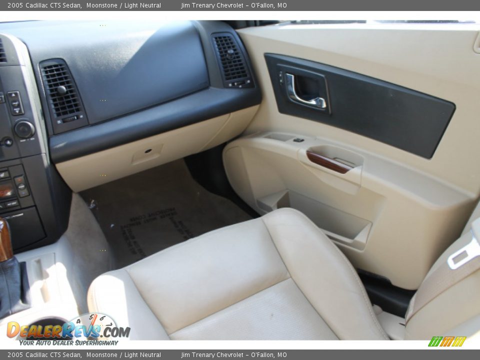 2005 Cadillac CTS Sedan Moonstone / Light Neutral Photo #13