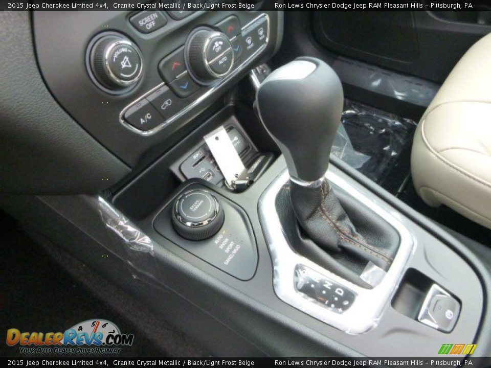 2015 Jeep Cherokee Limited 4x4 Shifter Photo #16