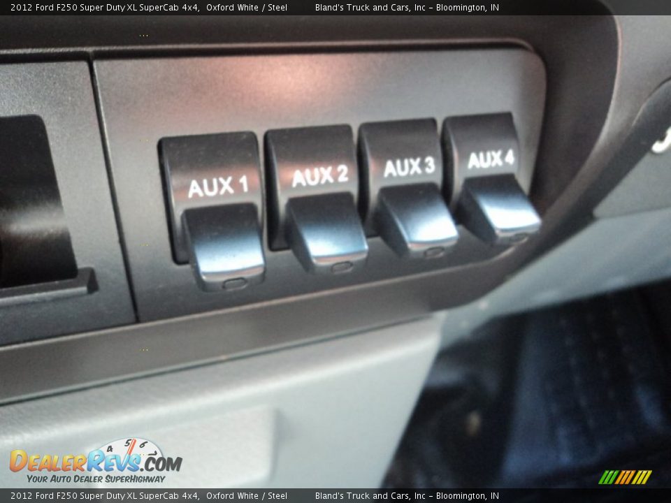 2012 Ford F250 Super Duty XL SuperCab 4x4 Oxford White / Steel Photo #18