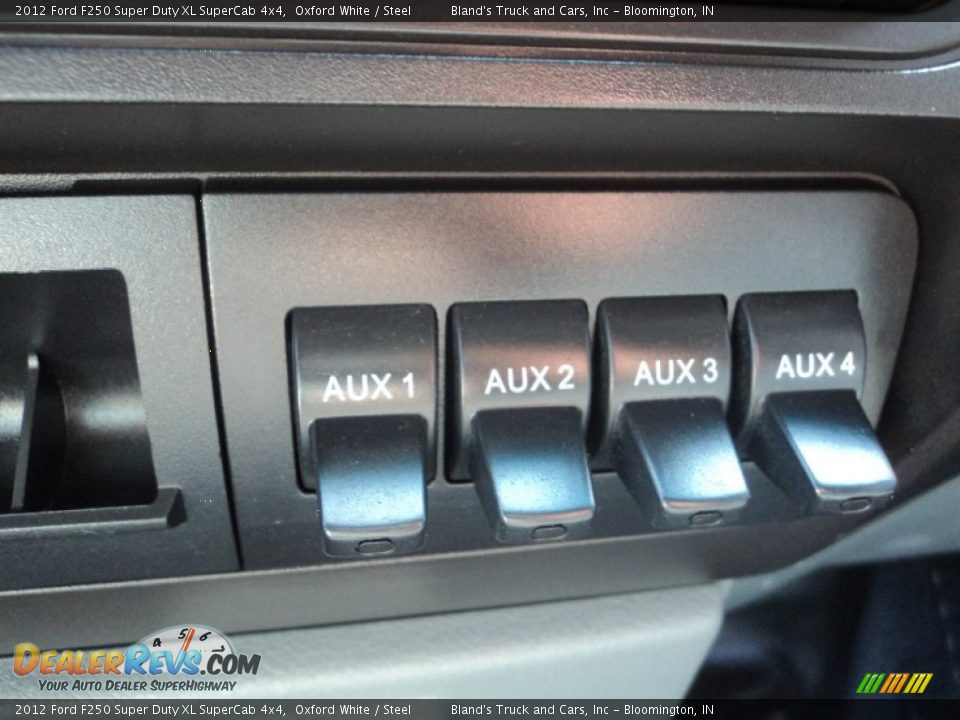 2012 Ford F250 Super Duty XL SuperCab 4x4 Oxford White / Steel Photo #22
