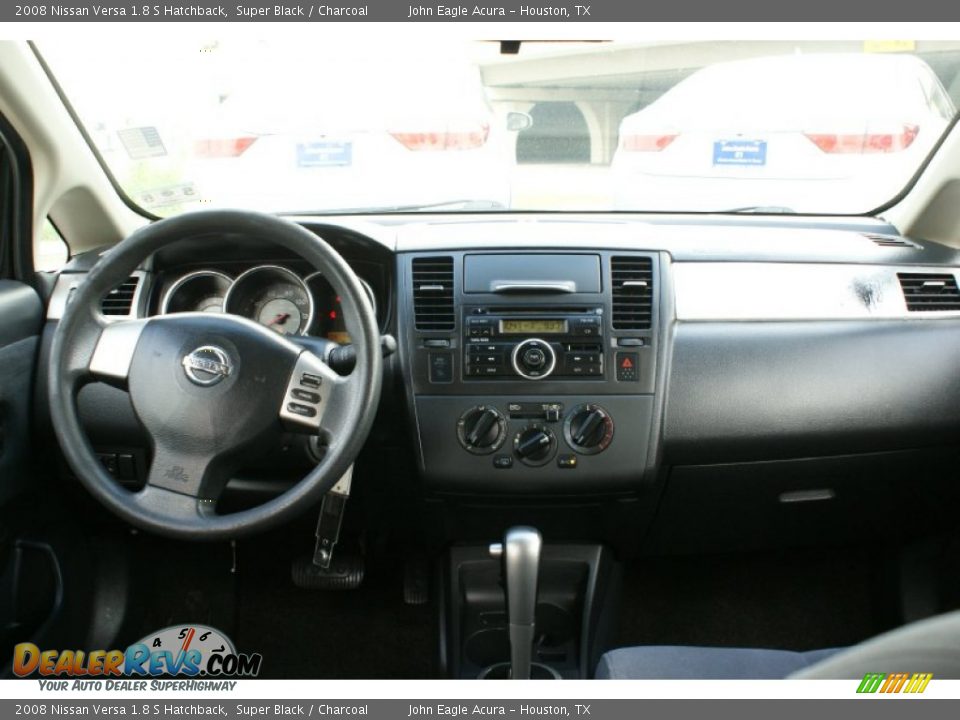 2008 Nissan Versa 1.8 S Hatchback Super Black / Charcoal Photo #26