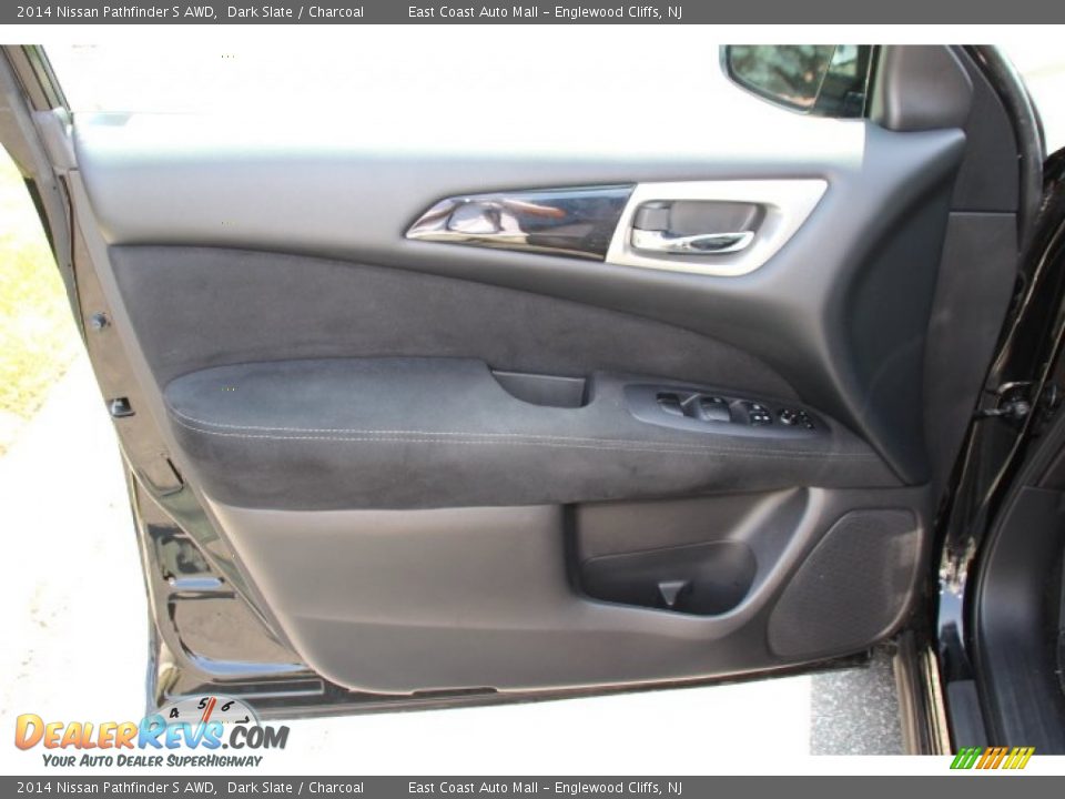 2014 Nissan Pathfinder S AWD Dark Slate / Charcoal Photo #8