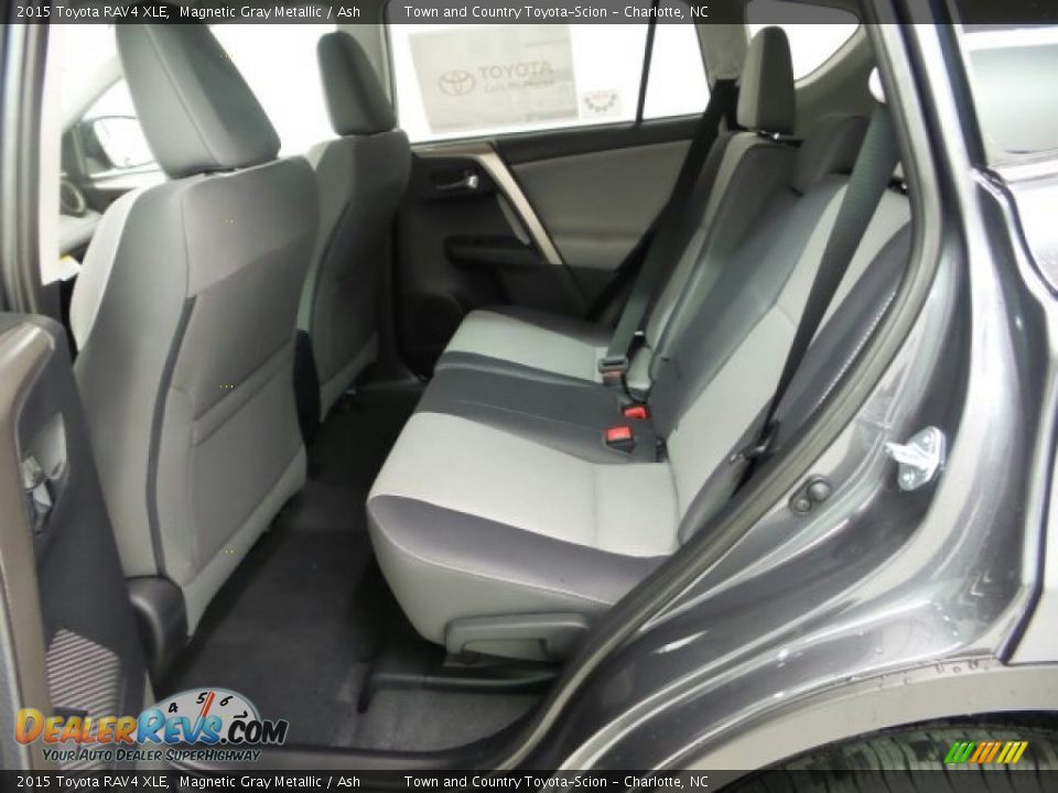 2015 Toyota RAV4 XLE Magnetic Gray Metallic / Ash Photo #14
