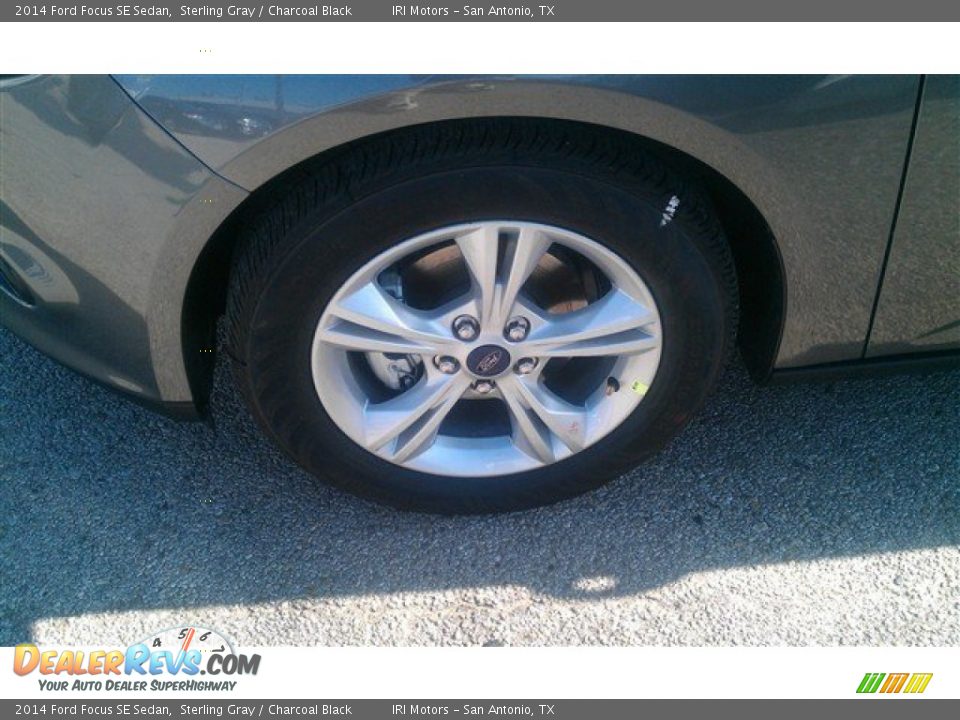 2014 Ford Focus SE Sedan Sterling Gray / Charcoal Black Photo #24