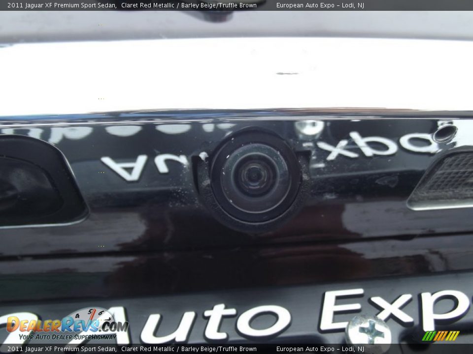 2011 Jaguar XF Premium Sport Sedan Claret Red Metallic / Barley Beige/Truffle Brown Photo #17