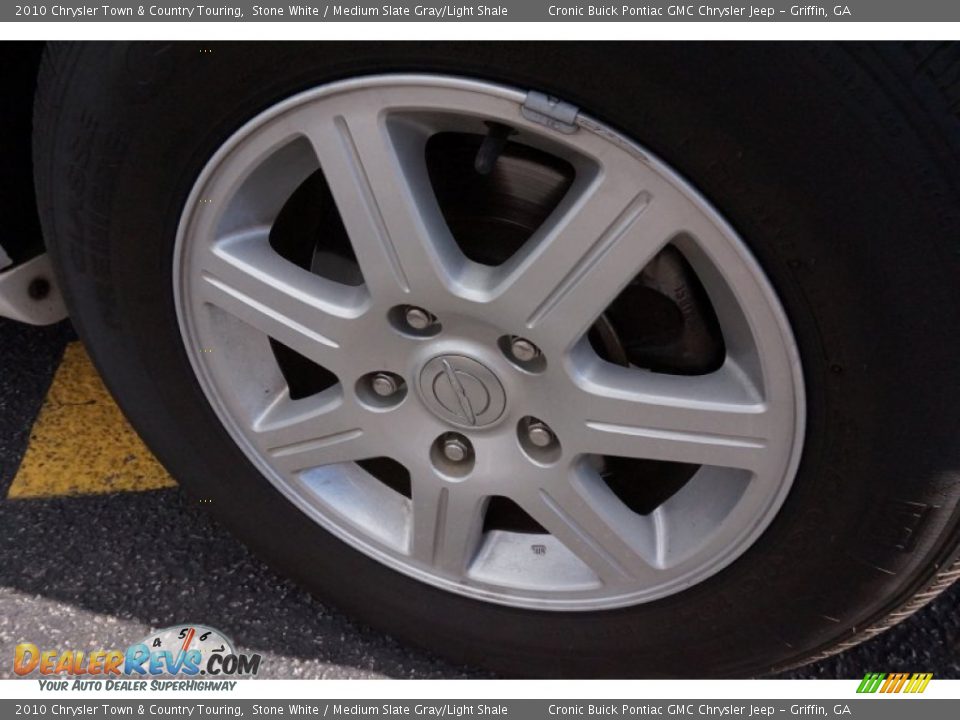 2010 Chrysler Town & Country Touring Stone White / Medium Slate Gray/Light Shale Photo #15