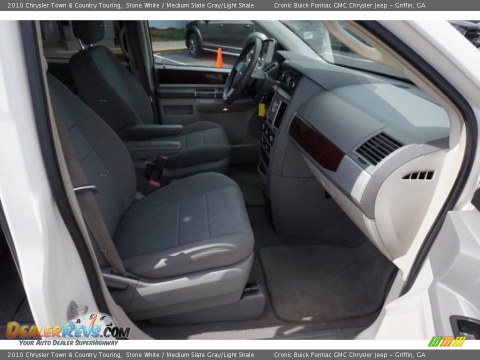 2010 Chrysler Town & Country Touring Stone White / Medium Slate Gray/Light Shale Photo #19