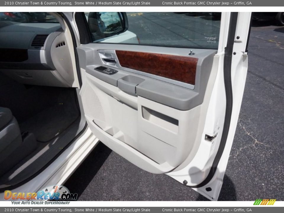 2010 Chrysler Town & Country Touring Stone White / Medium Slate Gray/Light Shale Photo #21