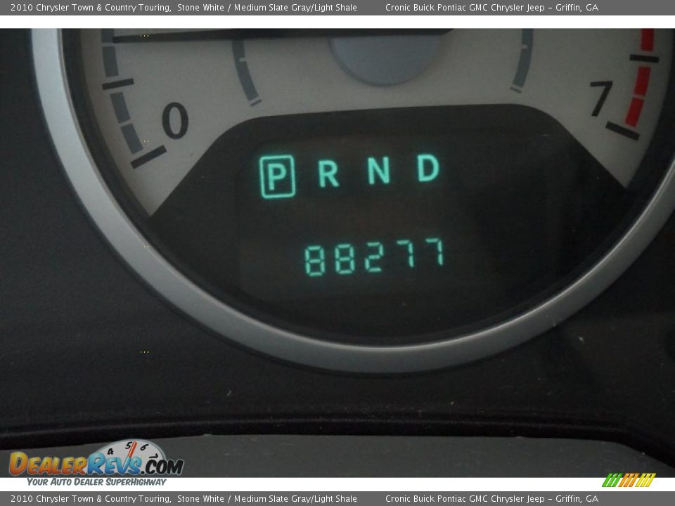 2010 Chrysler Town & Country Touring Stone White / Medium Slate Gray/Light Shale Photo #23