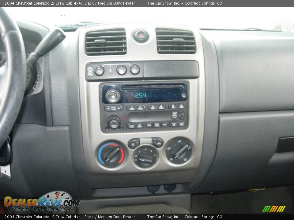 2004 Chevrolet Colorado LS Crew Cab 4x4 Black / Medium Dark Pewter Photo #13