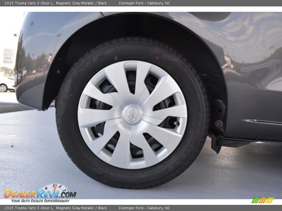 2015 Toyota Yaris 3-Door L Wheel Photo #10
