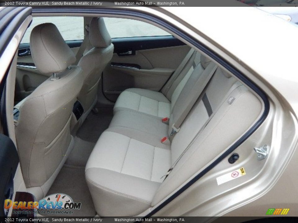2012 Toyota Camry XLE Sandy Beach Metallic / Ivory Photo #17