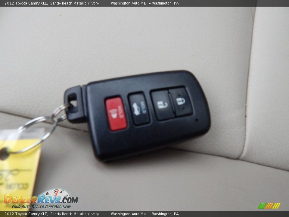 2012 Toyota Camry XLE Sandy Beach Metallic / Ivory Photo #18