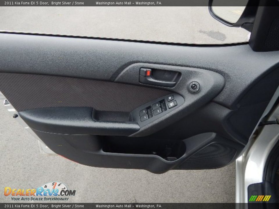 2011 Kia Forte EX 5 Door Bright Silver / Stone Photo #11